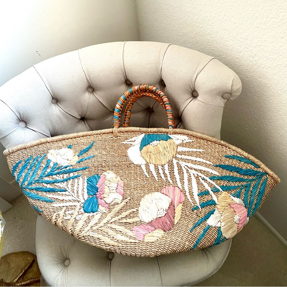 🧡NWT Aranáz aranaz Floral raffia straw Woven beach Basket Tote Bag Anthropology